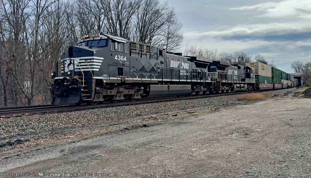 NS 4364 leads 23G.